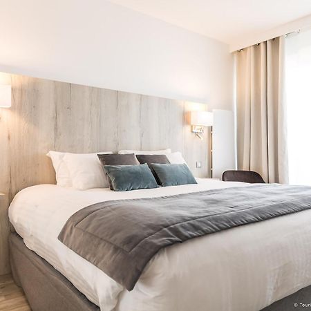 Les Terrasses Du Port Hotel Saint-Pierre Ngoại thất bức ảnh