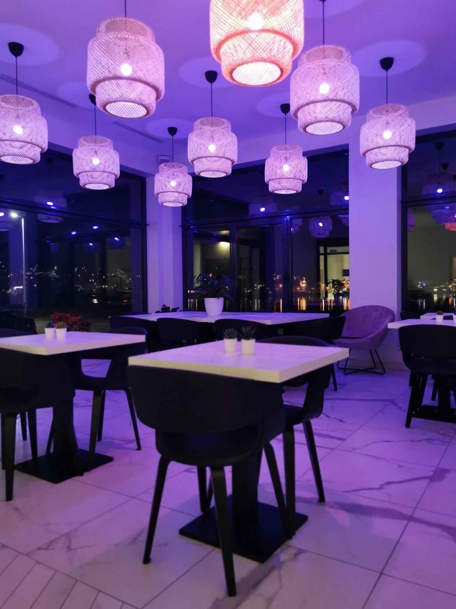 Les Terrasses Du Port Hotel Saint-Pierre Ngoại thất bức ảnh