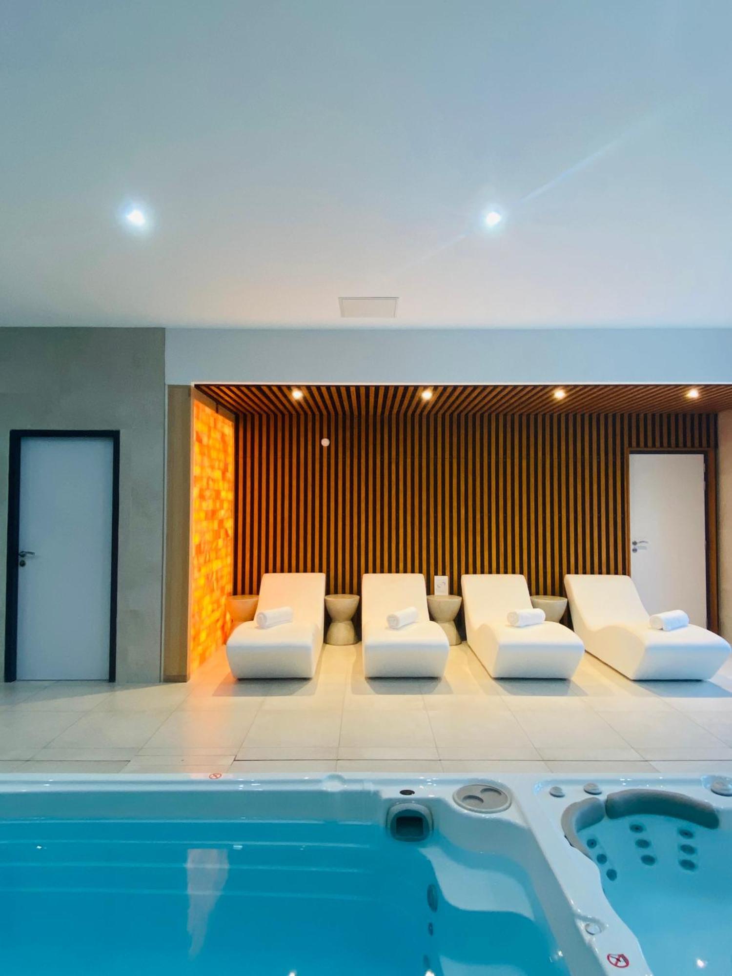 Les Terrasses Du Port Hotel Saint-Pierre Ngoại thất bức ảnh