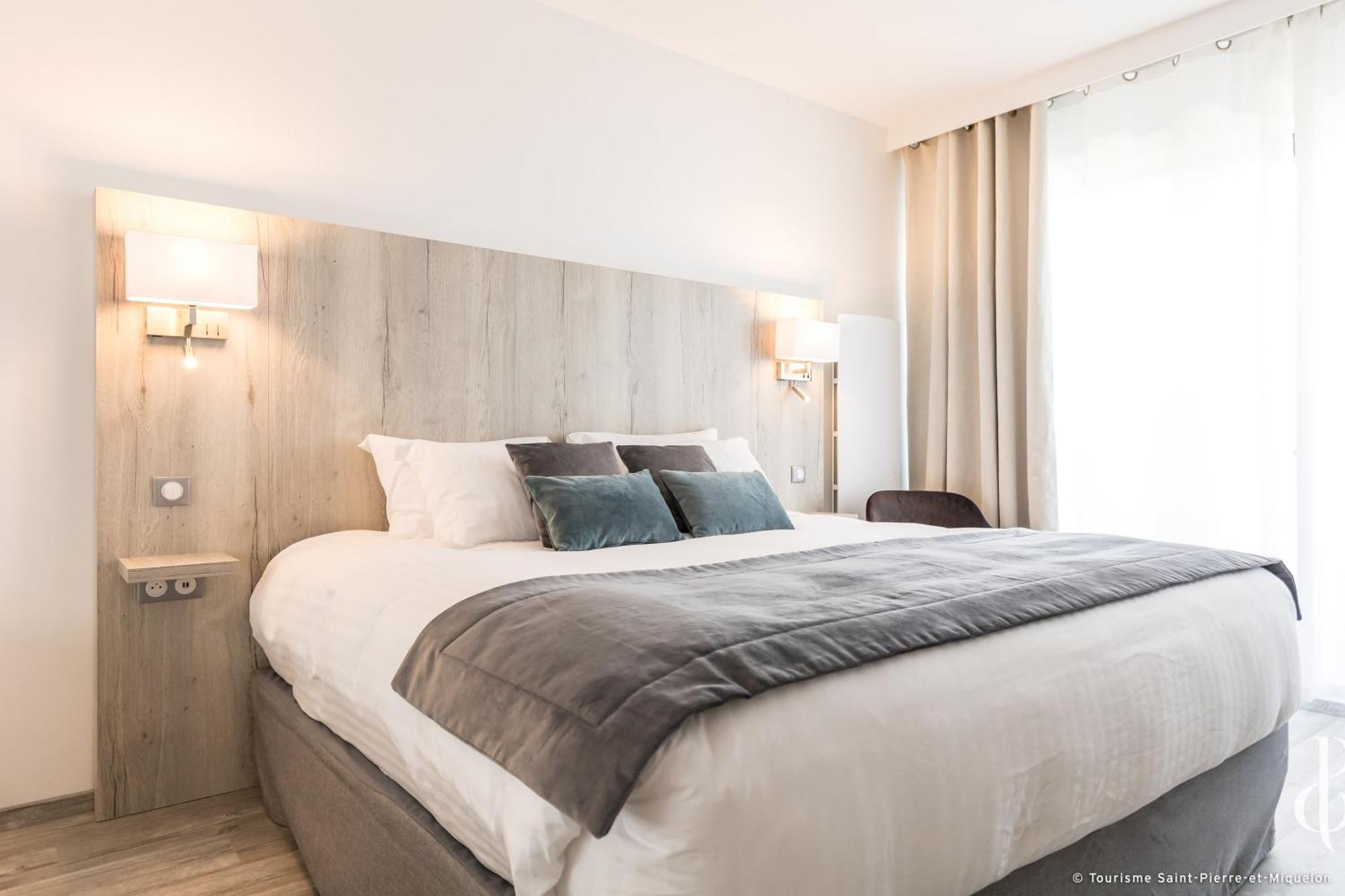Les Terrasses Du Port Hotel Saint-Pierre Ngoại thất bức ảnh